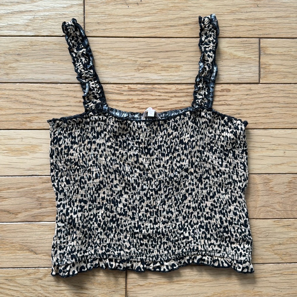 Leopard print sleeveless top